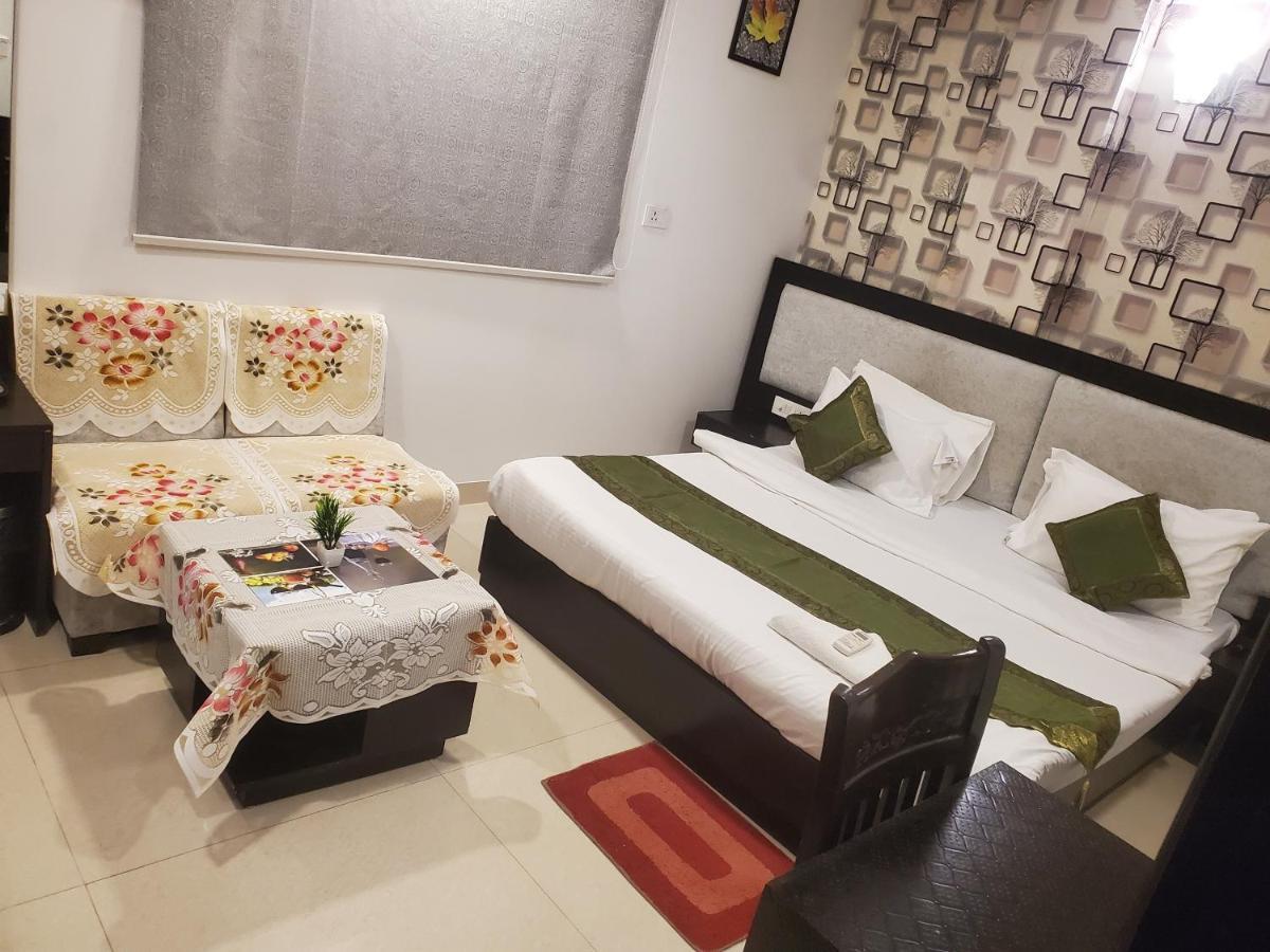 Hotel Aashiyana Inn 뉴델리 외부 사진