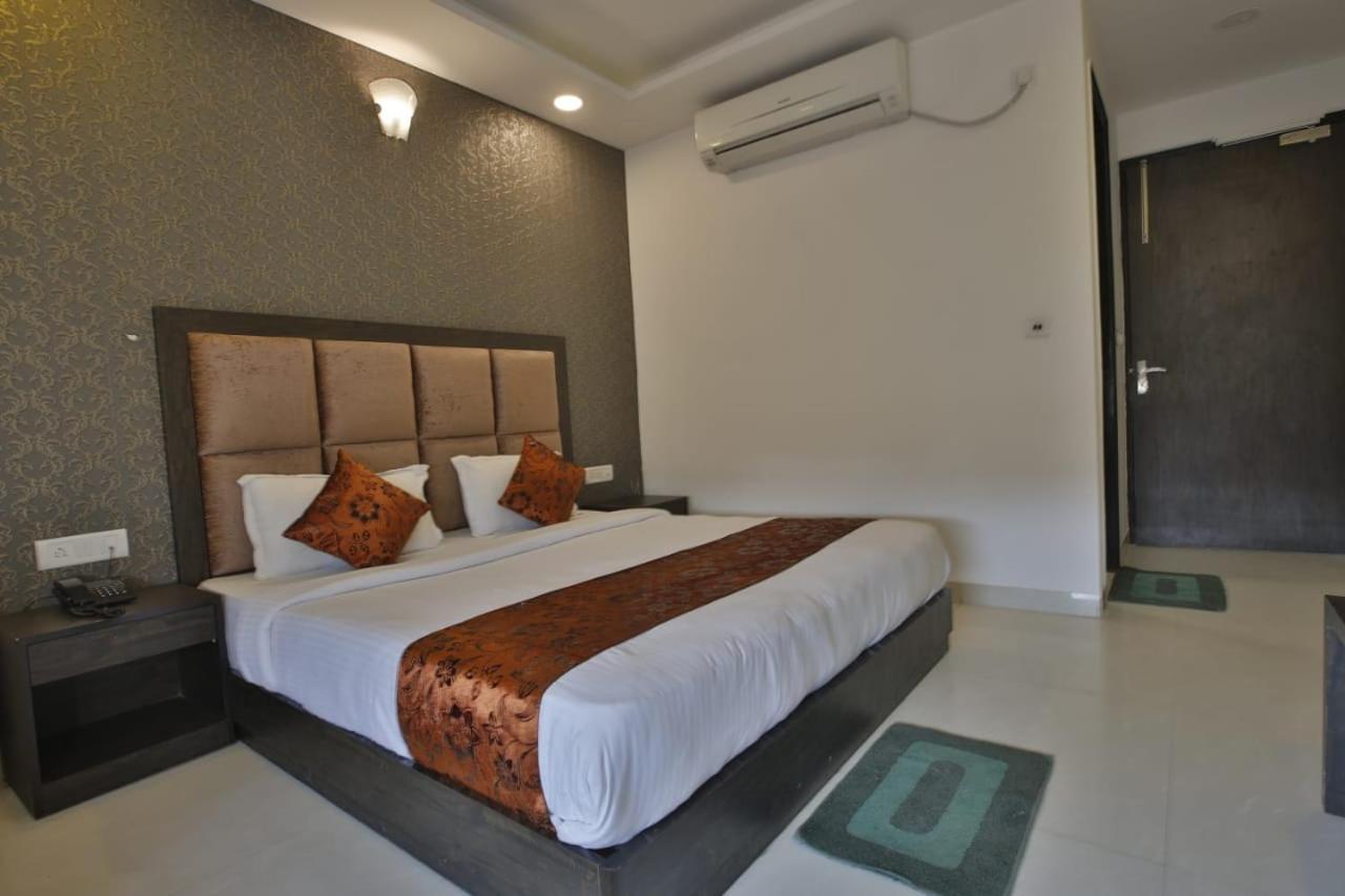 Hotel Aashiyana Inn 뉴델리 외부 사진
