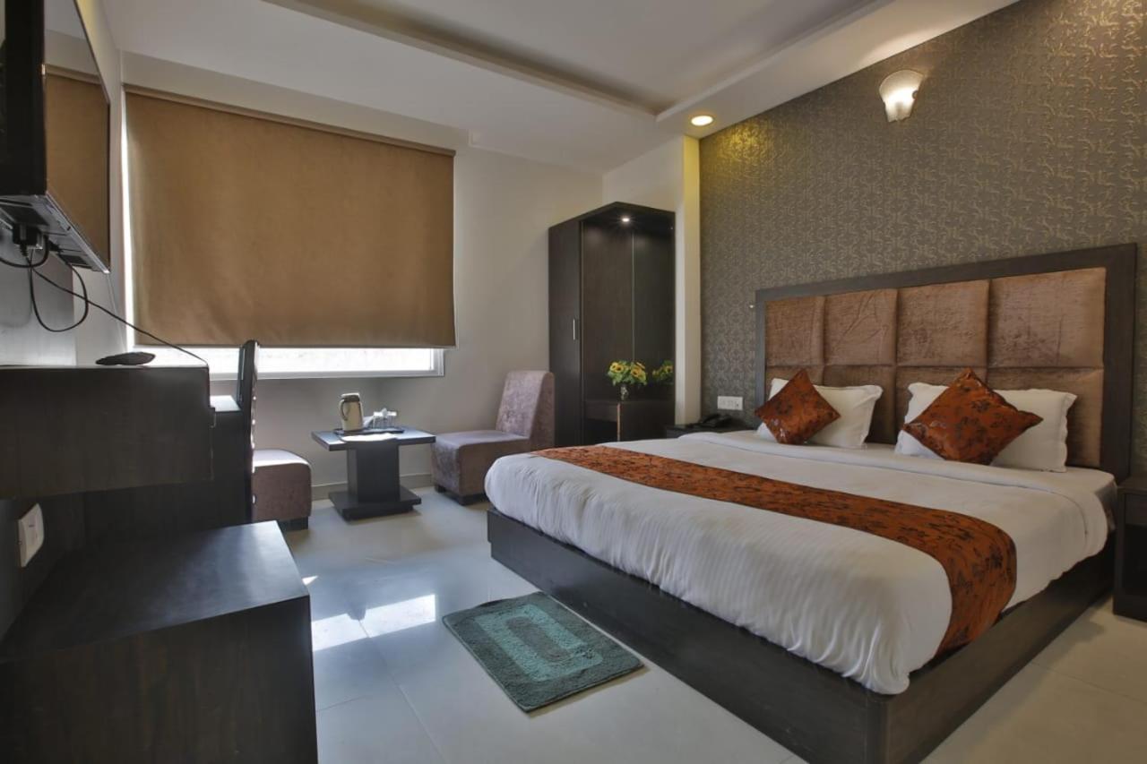 Hotel Aashiyana Inn 뉴델리 외부 사진