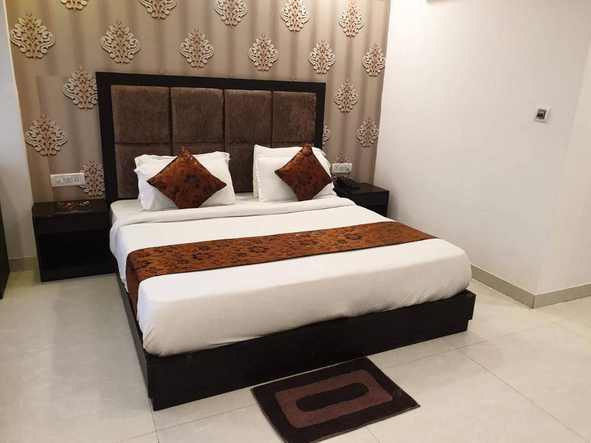 Hotel Aashiyana Inn 뉴델리 외부 사진